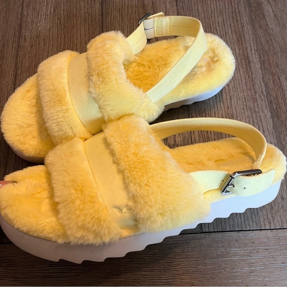 Koolaburra ugg yellow sling back slides - Picture 1 of 9